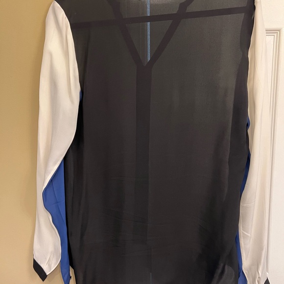 Elie Tahari Silk blouse, excellent condition, Size M White, dark blue & black - Picture 5 of 7